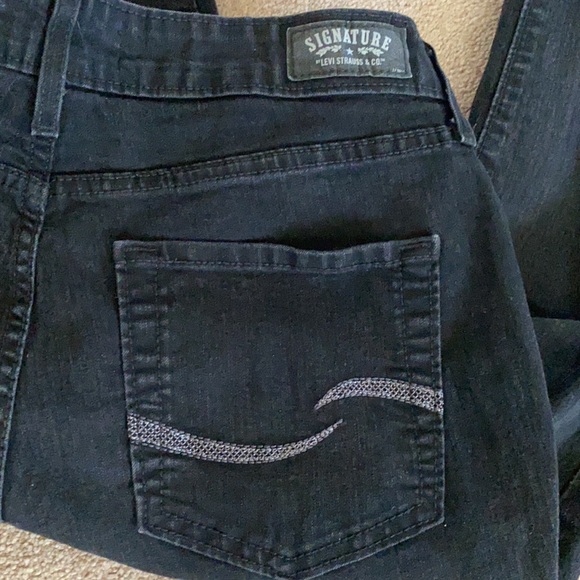 Levi’s Skinny Leg Jeans in Black - Picture 9 of 9